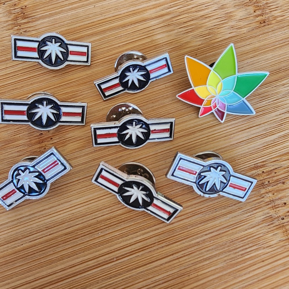 Lot of 7 Lucid Mood Wellness Pinbacks Hat Vest Collectible Rainbow‎